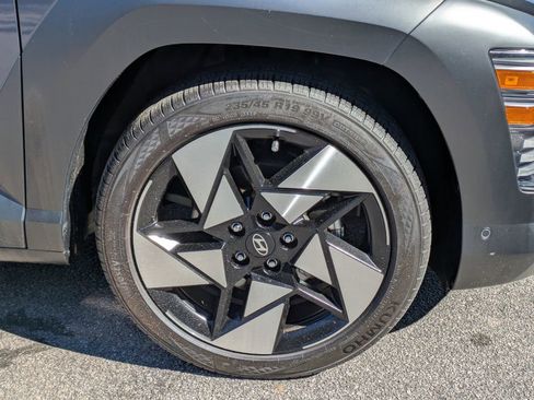 Used 2024 Hyundai Kona Limited image 12