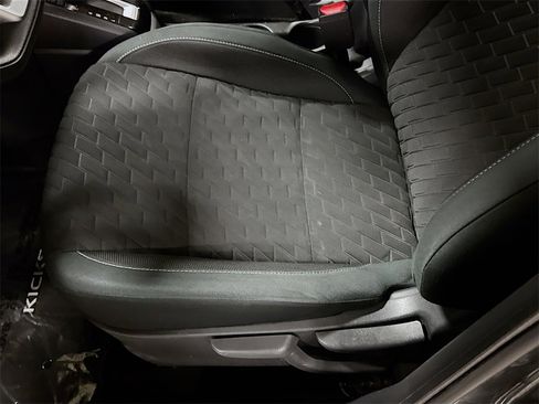 Used 2021 Nissan Kicks S image 22