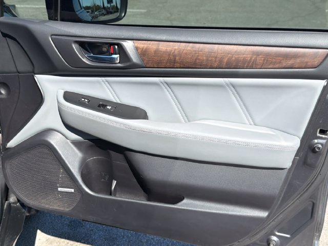 Used 2018 Subaru Outback 2.5i Limited AWD/4WD image 23
