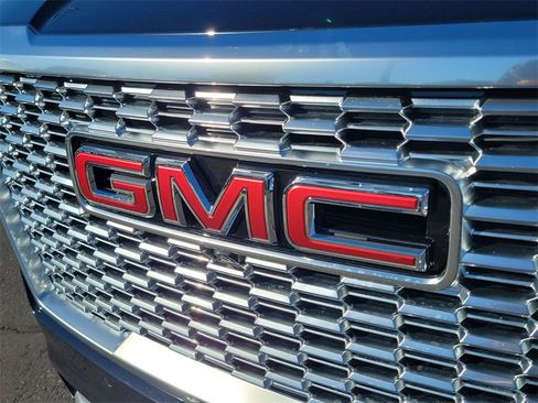 Certified 2023 GMC Yukon Denali image 32
