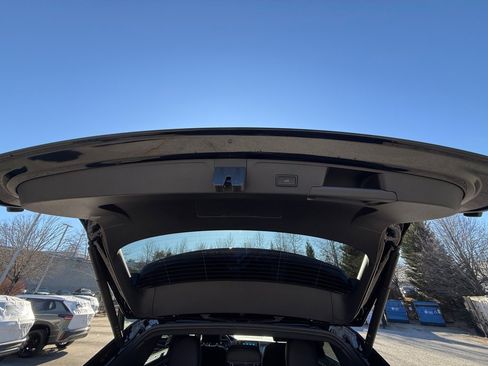 New 2026 Volkswagen Atlas Cross Sport SE image 14