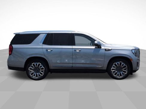 Used 2024 GMC Yukon Denali Ultimate AWD/4WD image 4