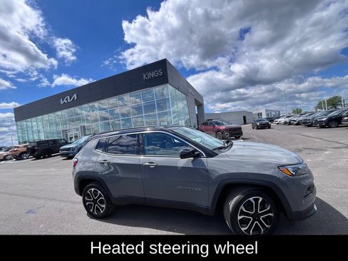 Used 2022 Jeep Compass Limited AWD/4WD image 2