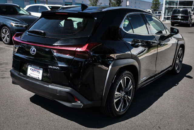 Used 2022 Lexus UX 250h w/ Accessory Package (Z1) AWD/4WD image 16