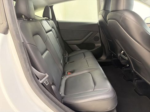 Used 2024 Tesla Model Y 2WD image 28