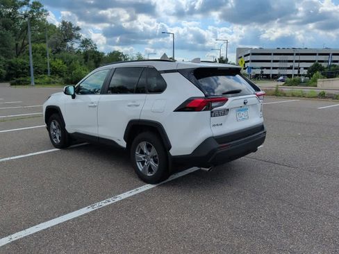 Used 2022 Toyota RAV4 XLE w/ XLE Grade Weather Package AWD/4WD image 4