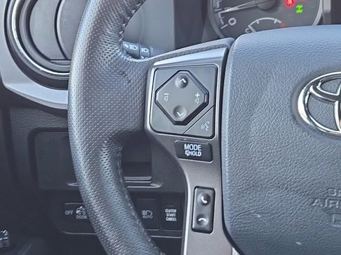 Used 2019 Toyota Tacoma TRD Sport image 26