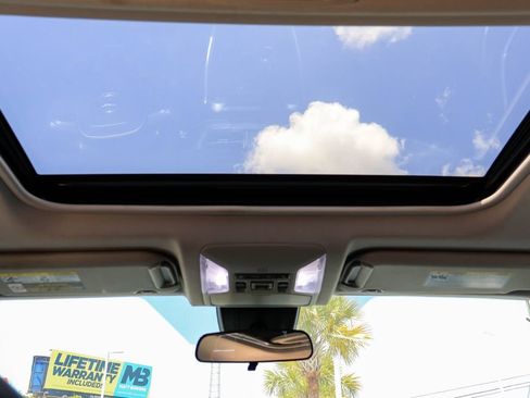 Used 2020 Toyota RAV4 XLE Premium FWD image 13