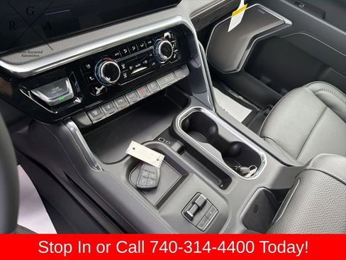 New 2026 GMC Sierra 3500 Denali w/ Technology Package AWD/4WD image 23