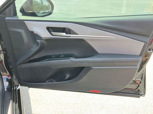 Used 2025 Toyota Camry SE w/ Convenience Package FWD image 30