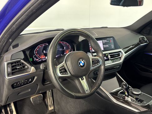 Used 2020 BMW 330i Sedan w/ M Sport Package RWD image 4