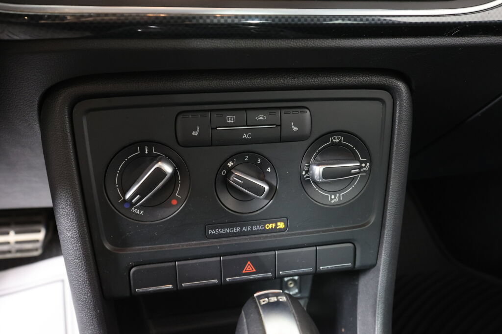 Used 2012 Volkswagen Beetle 2.0T FWD image 27