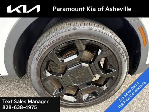 Used 2025 Kia Sorento SX image 30