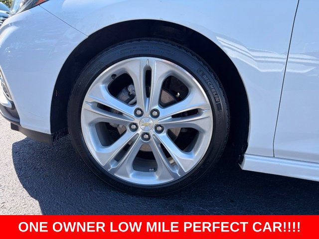 Used 2018 Chevrolet Cruze Premier FWD image 9