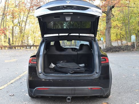 Used 2018 Tesla Model X 75D image 43