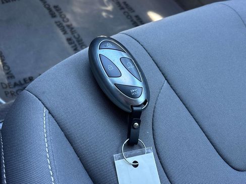 Used 2025 Hyundai Elantra SEL image 25