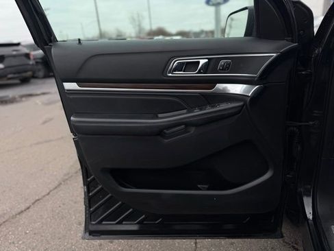 Used 2018 Ford Explorer Limited w/ Equipment Group 301A image 10