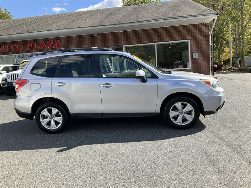 Used 2015 Subaru Forester 2.5i Premium w/ All-Weather Package AWD/4WD image 4