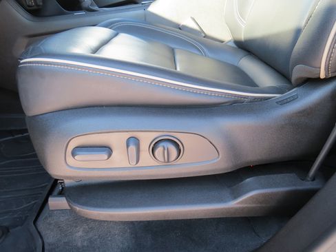 Certified 2023 Chevrolet Traverse Premier FWD image 16