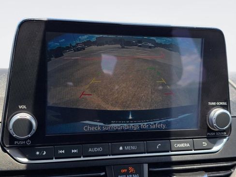 Used 2025 Nissan Altima 2.5 SV FWD image 23