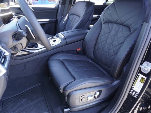 New 2025 BMW X7 xDrive40i w/ M Sport Package image 18