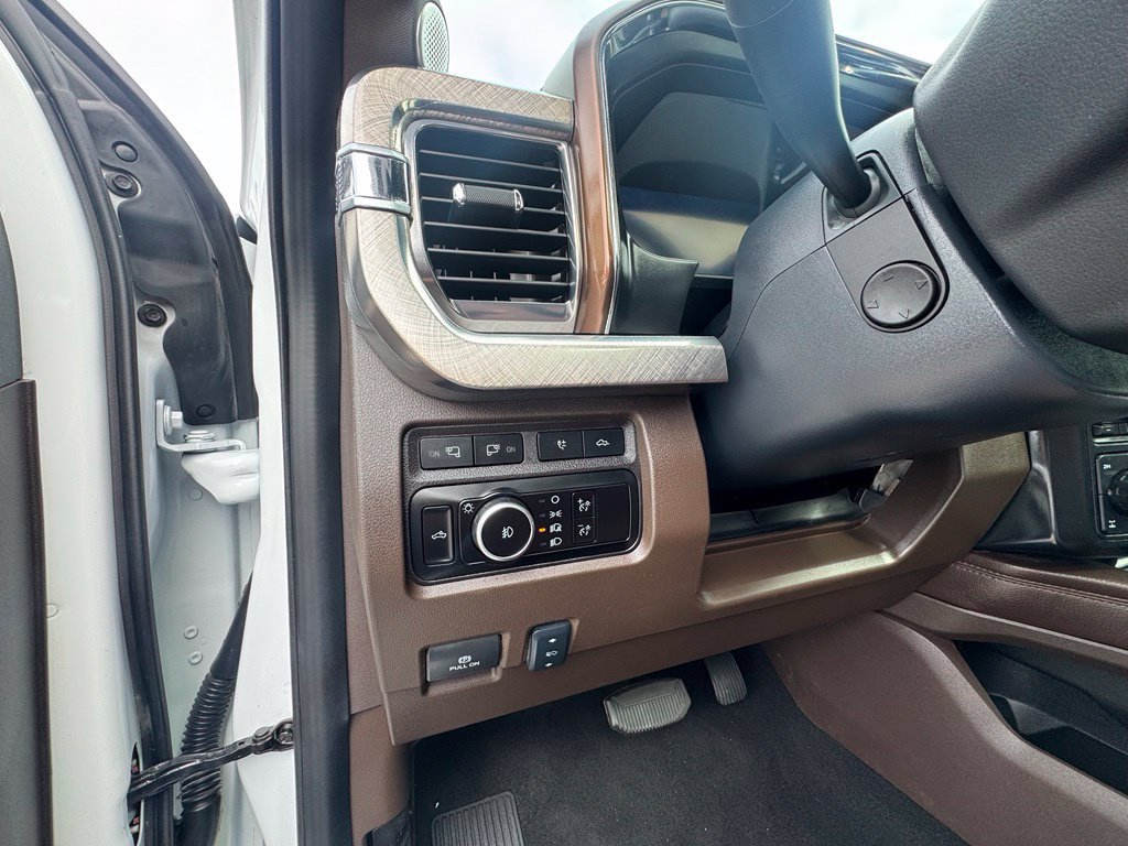 Used 2024 Ford F350 4x4 Crew Cab Super Duty image 21