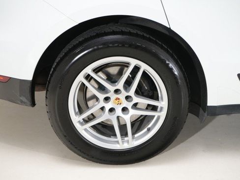 Used 2020 Porsche Macan image 29