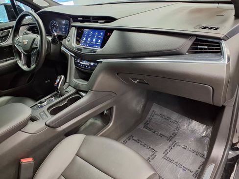 Certified 2024 Cadillac XT5 Premium Luxury FWD image 9