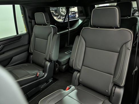 New 2026 GMC Yukon XL Elevation w/ Elevation Premium Package AWD/4WD image 11
