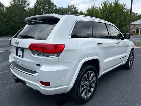 Used 2017 Jeep Grand Cherokee Overland w/ Jeep Active Safety Group AWD/4WD image 20
