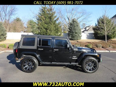 Used 2014 Jeep Wrangler Unlimited Sahara image 4