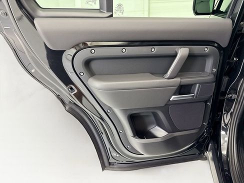 New 2026 Land Rover Defender 110 X-Dynamic SE AWD/4WD image 25