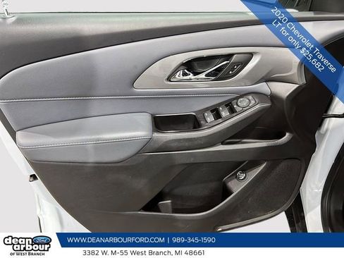 Used 2020 Chevrolet Traverse LT w/ LPO, Floor Liner Package image 12