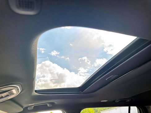 New 2025 Jeep Grand Cherokee L Altitude image 13