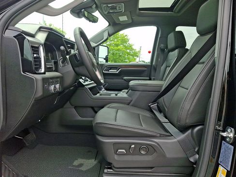 New 2026 GMC Sierra 2500 Denali w/ Denali Reserve Package AWD/4WD image 9