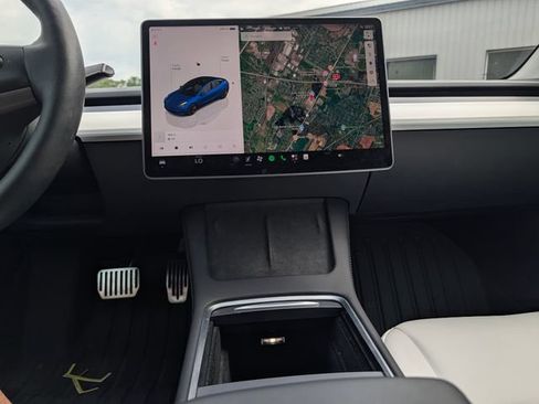 Used 2023 Tesla Model 3 Standard Range RWD image 19