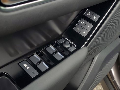 New 2026 Land Rover Range Rover Velar Dynamic SE image 12