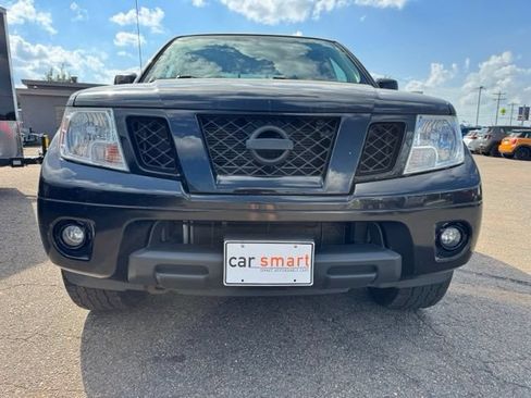 Used 2020 Nissan Frontier SV w/ Midnight Edition Floor Mats AWD/4WD image 2