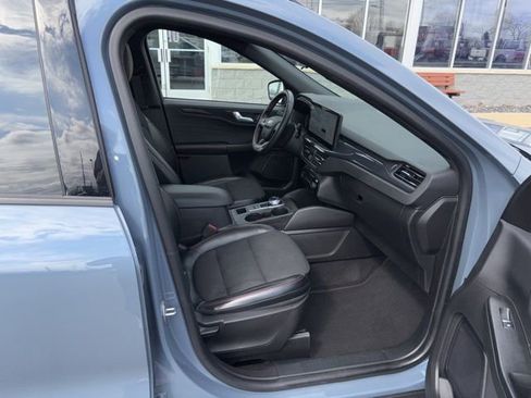 Certified 2023 Ford Escape ST-Line w/ Tech Pack #1 AWD/4WD image 6