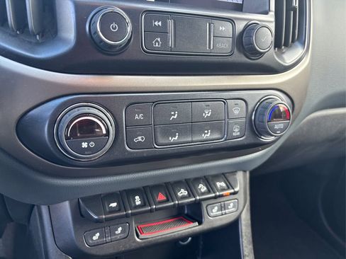 Used 2022 Chevrolet Colorado Z71 image 30