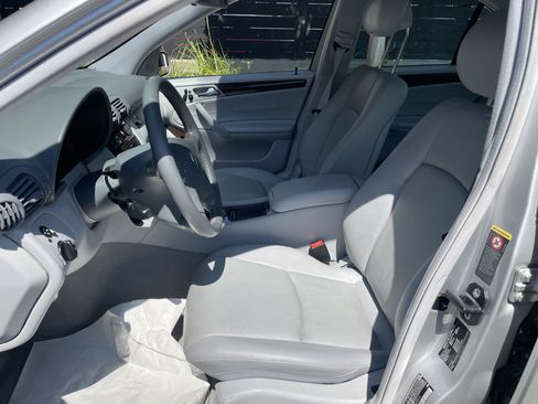 Used 2003 Mercedes-Benz C 320 Sedan image 8