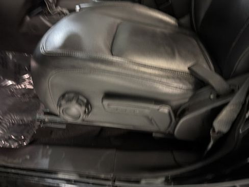 Used 2021 Jeep Wrangler Unlimited Sahara w/ Uconnect 4C Nav & Sound Group AWD/4WD image 16