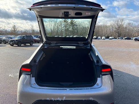 Used 2025 Toyota Prius LE image 15