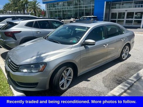 Used 2014 Volkswagen Passat 1.8T SE FWD image 1