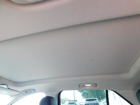 Used 2021 Buick Envision Avenir w/ Technology Package II FWD image 26