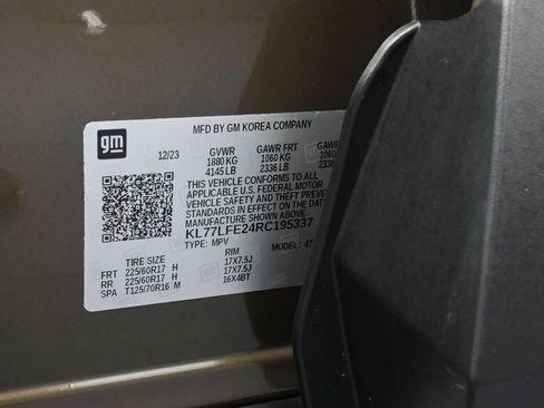 Used 2024 Chevrolet Trax LS w/ LS Convenience Package FWD image 17