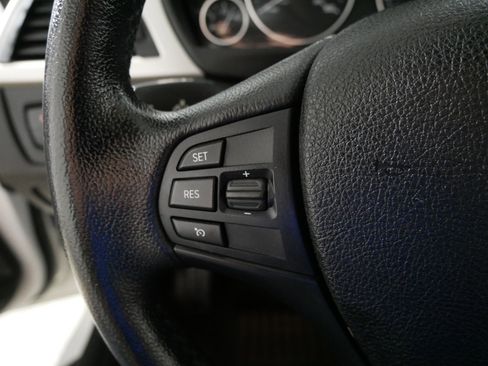 Used 2015 BMW 320i xDrive Sedan AWD/4WD image 27
