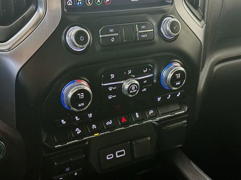 Used 2019 GMC Sierra 1500 SLT w/ SLT Premium Package image 18