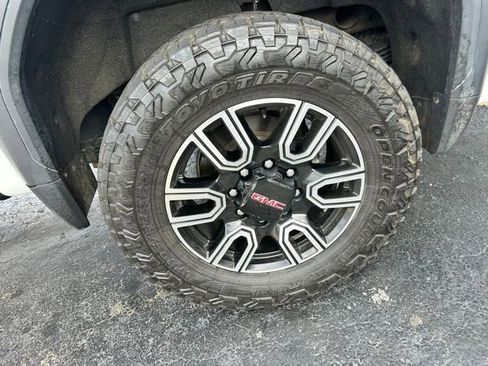 Used 2021 GMC Sierra 2500 AT4 w/ AT4 Premium Plus Package image 10