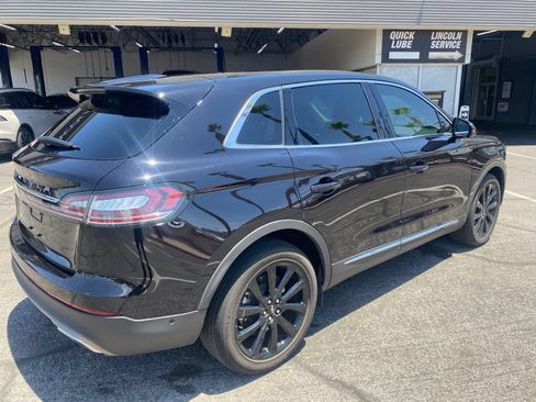 Certified 2022 Lincoln Nautilus Reserve AWD/4WD image 5